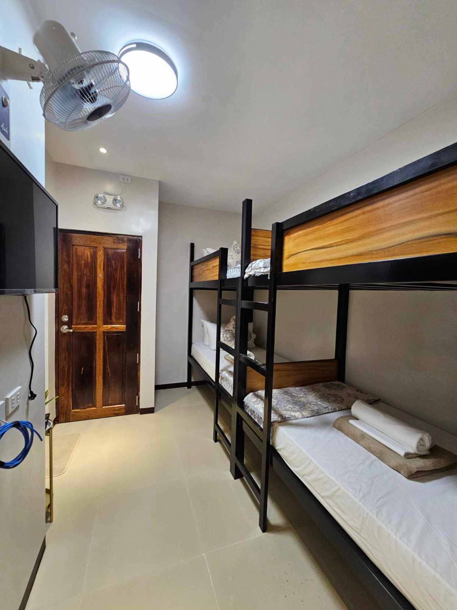 Jaijai'S Backpackers Inn 코른 외부 사진